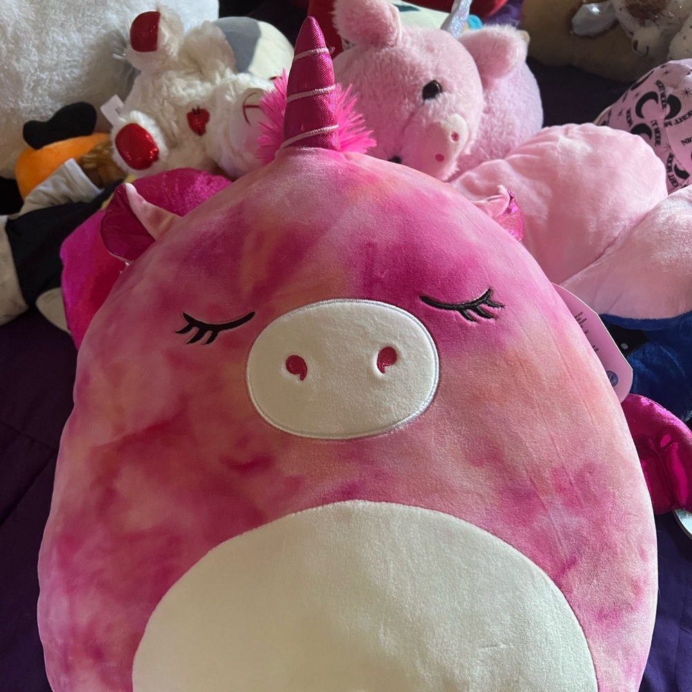 Unicorn Squishmallow “Henley”